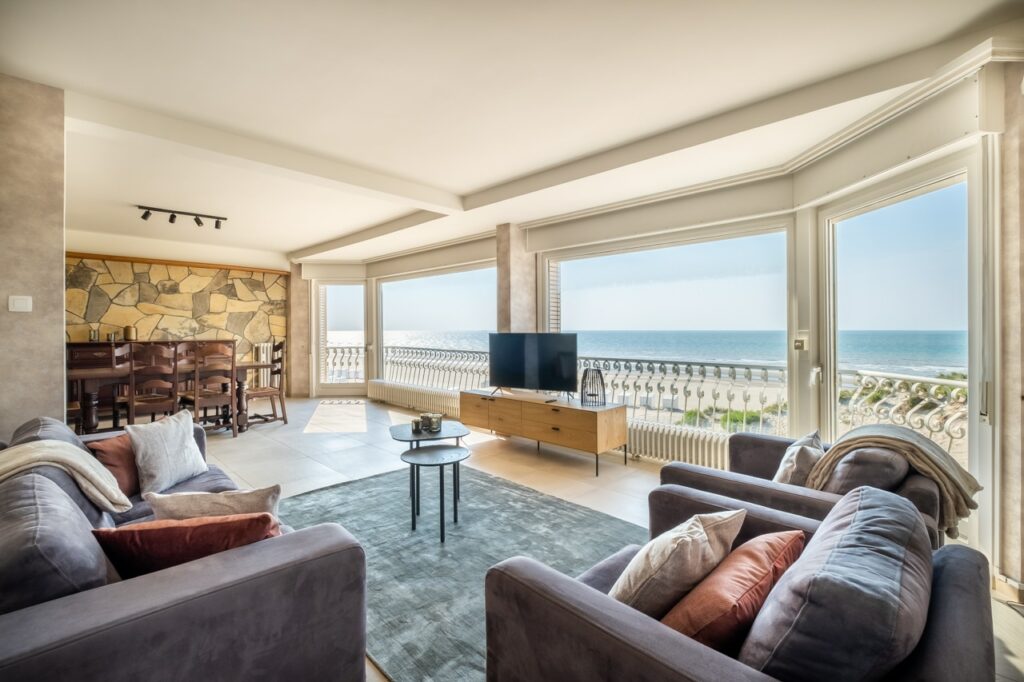 Mooie airbnb met zicht op de kust. Vakantie verhuur aan zee uitbesteden